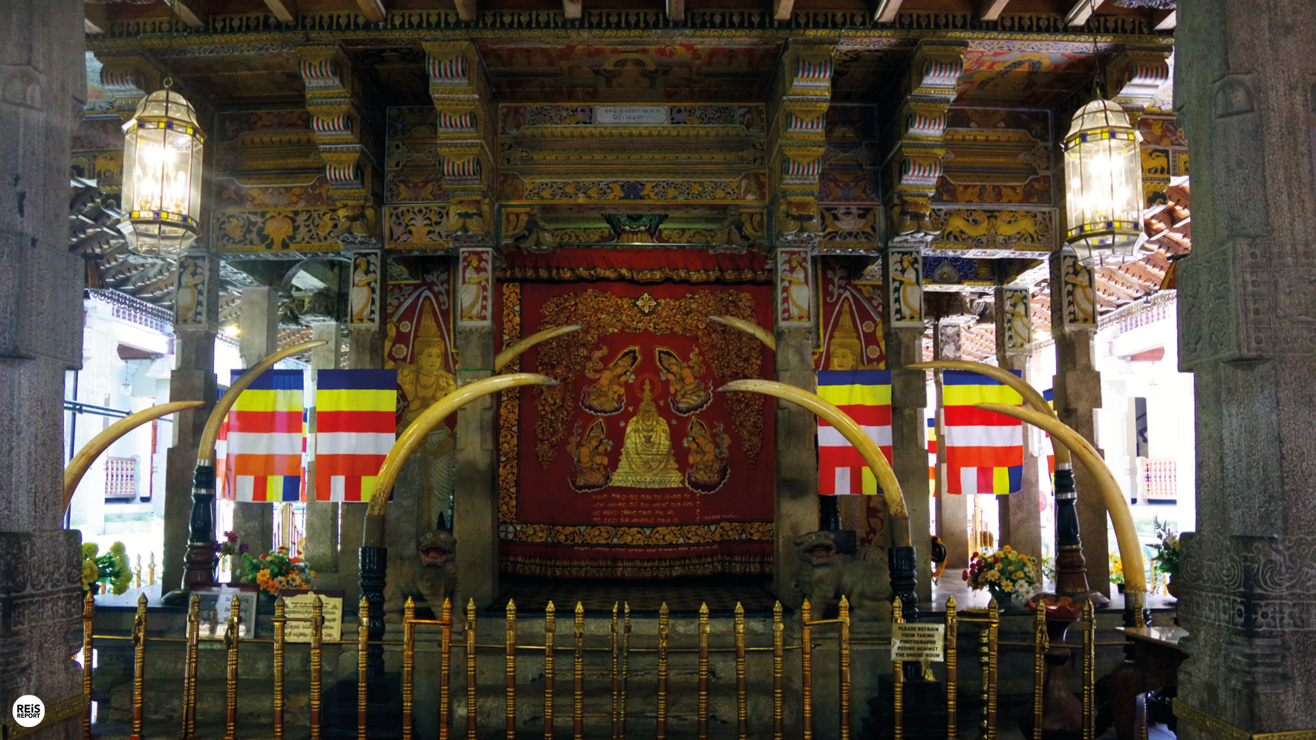 temple of the tooth in kandy